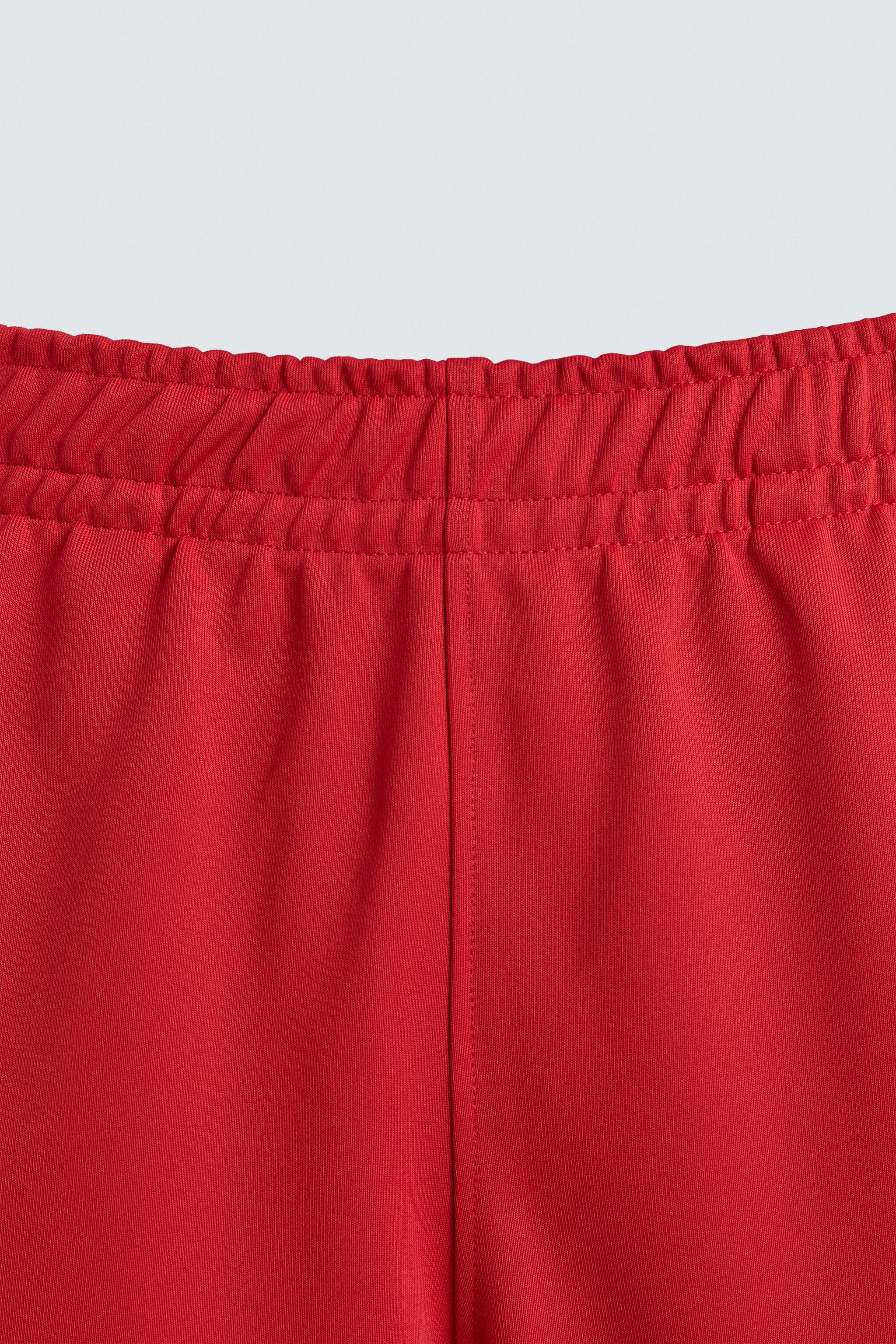 SHORTS WITH CONTRAST PIPING